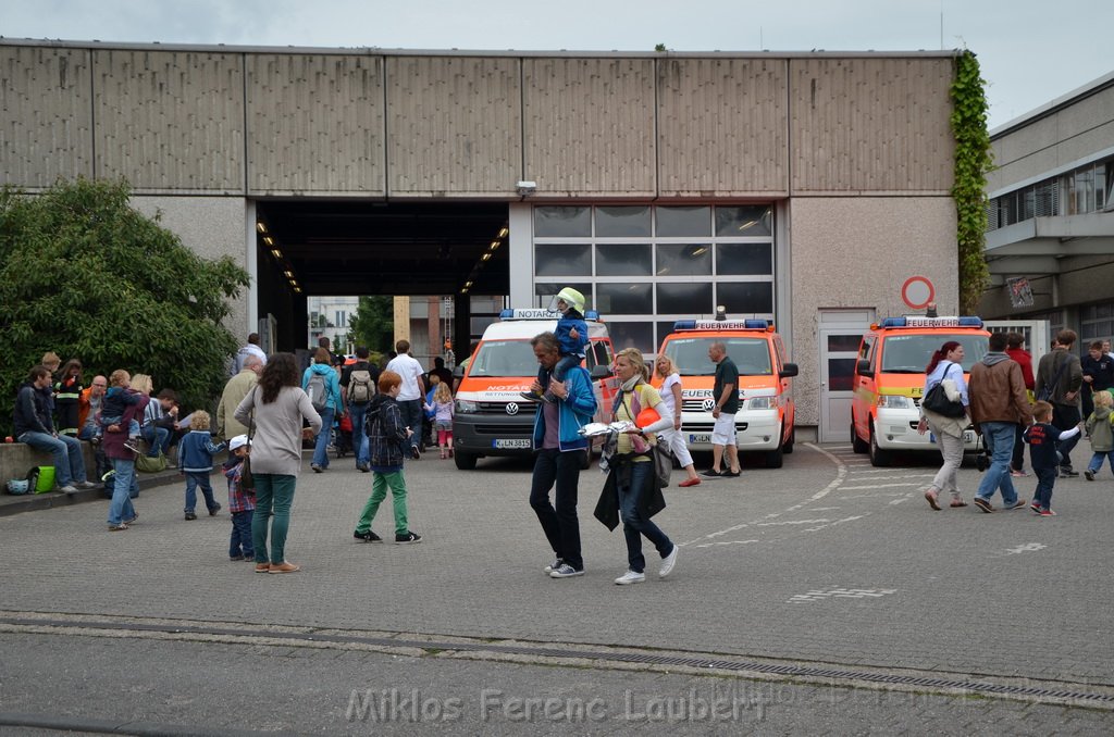 Tag der Offenen Tuer BF Koeln Weidenpesch Scheibenstr P151.JPG